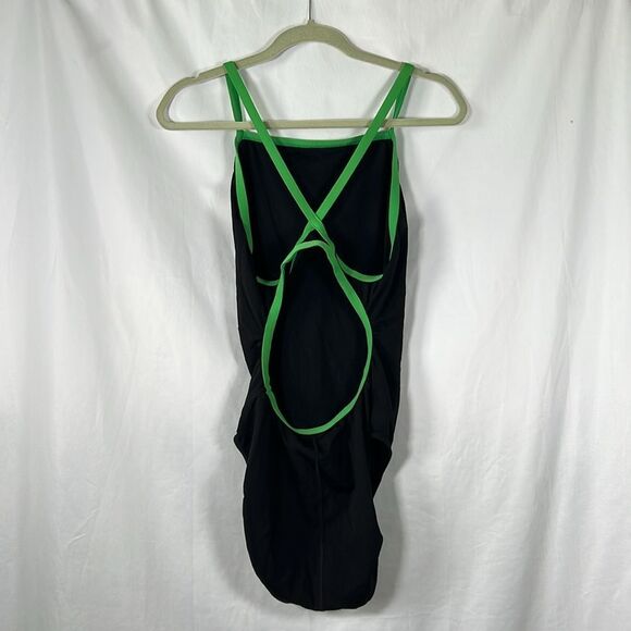 Women's Solid Flyback Training One Piece Black/ Green Endurance+ 14/40 - Picture 5 of 6
